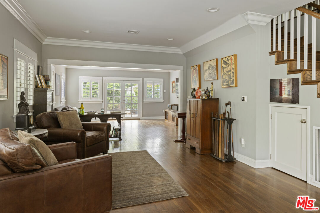 Property Photo: 515 S Van Ness Ave CA 90020