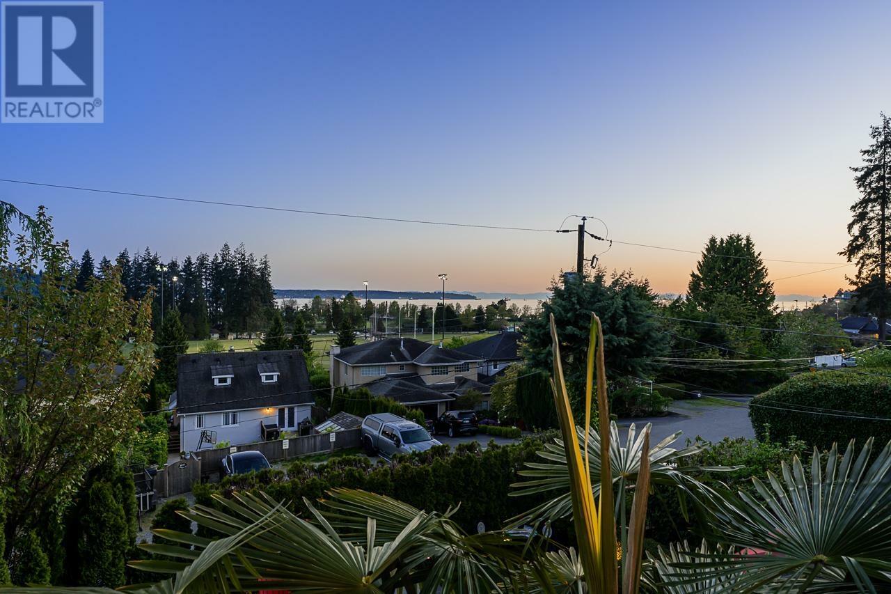 Property Photo: 1075 Esplanade Avenue BC V7T 1G2