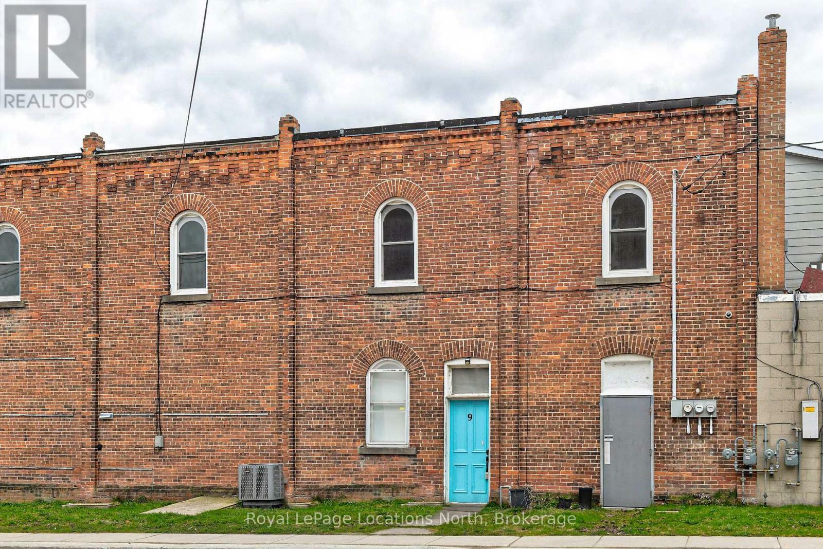 Property Photo: 9 Collingwood Street West ON N4L 1N8