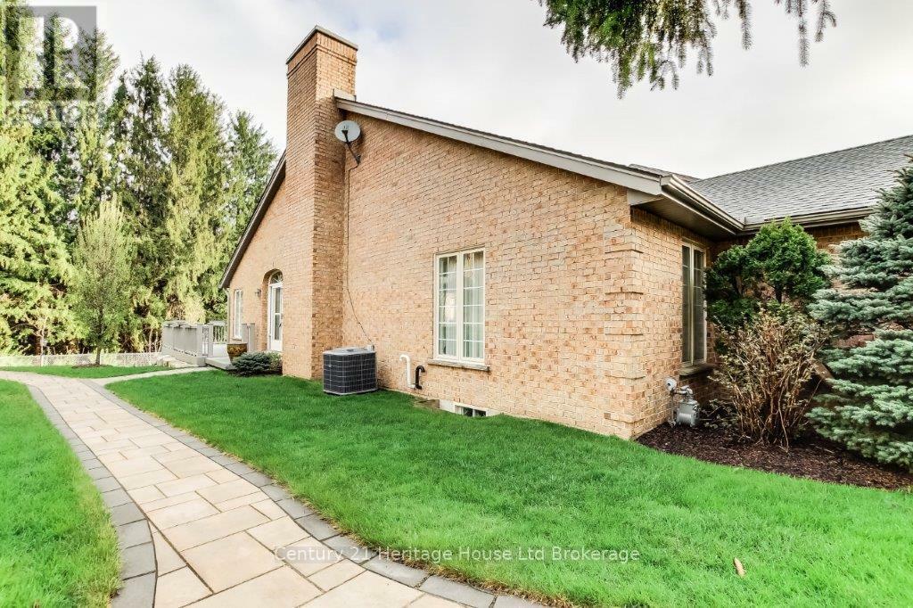Property Photo: 675 Lansdowne Avenue ON N4T 1K3