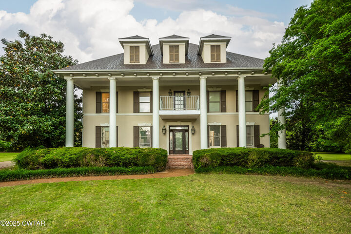 Property Photo: 51 Crownpointe Cove TN 38305