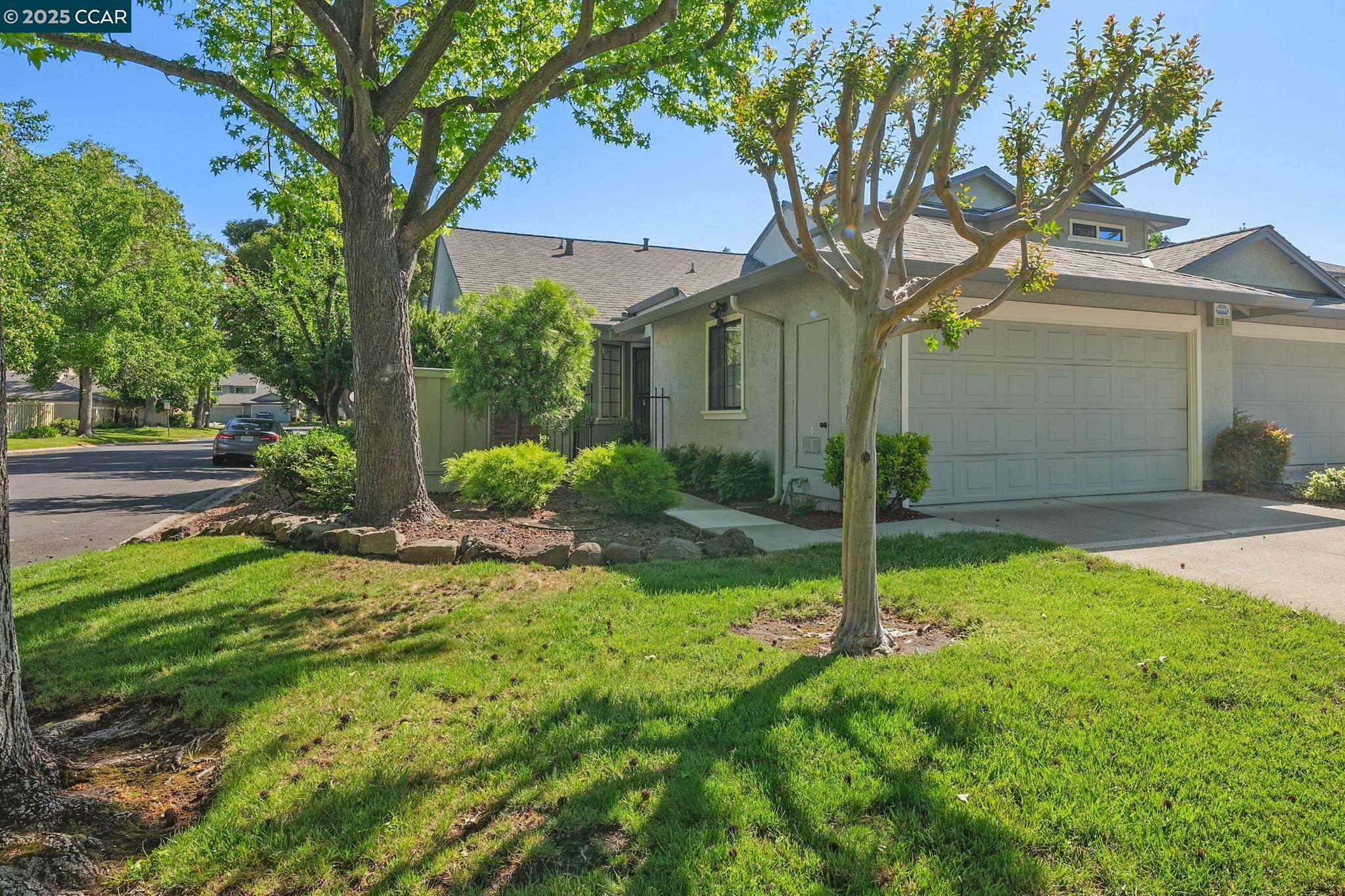 Property Photo: 570 Cesar Ct CA 94598