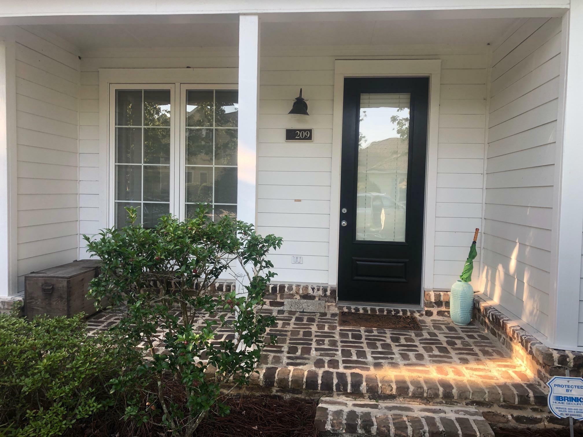 Property Photo: 209 S Zander Way FL 32459