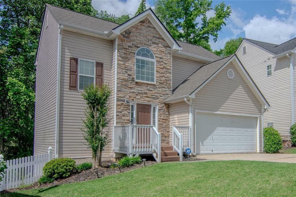 Property Photo: 28 Greystone Ridge GA 30141