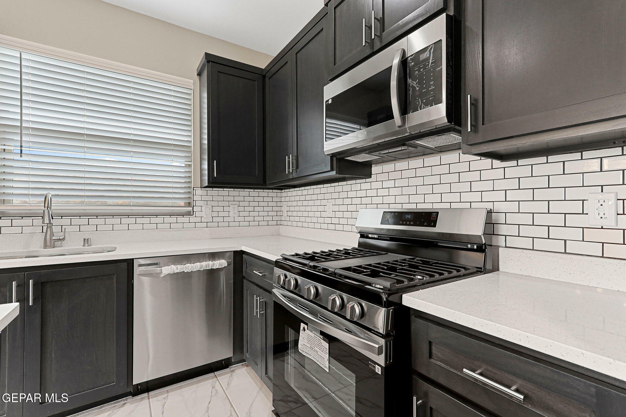Property Photo: 975 Barbara Ave Avenue TX 79927
