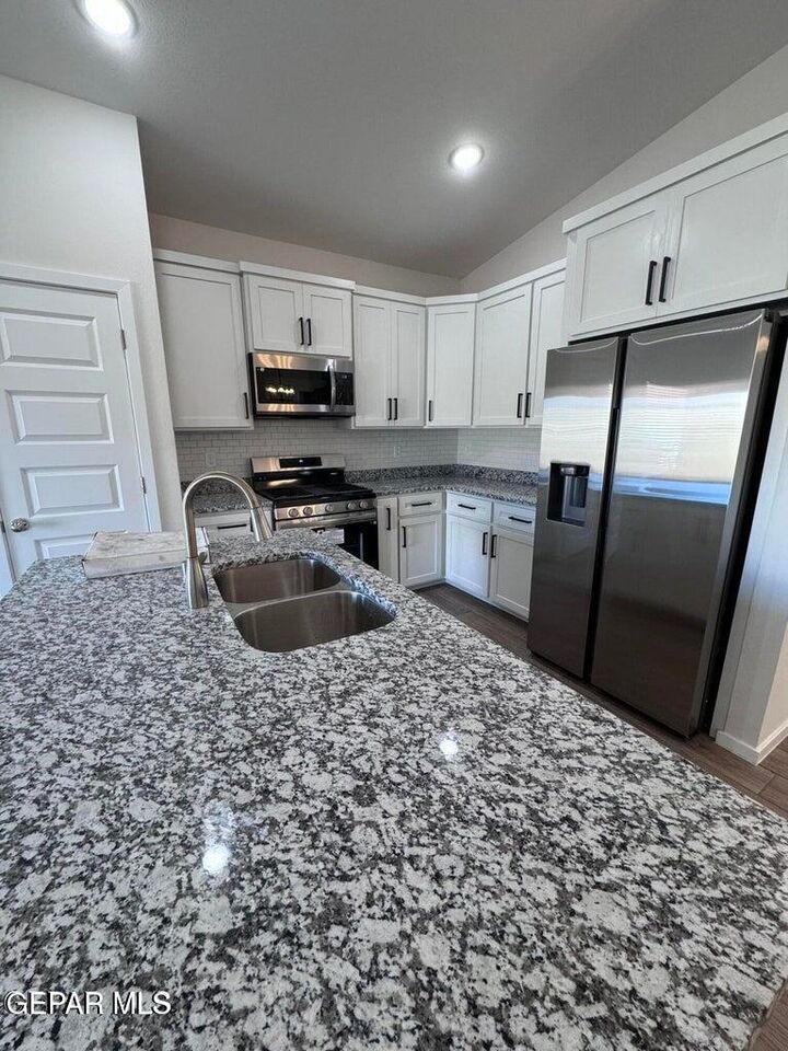 Property Photo:  975 Barbara Ave Avenue  TX 79927 