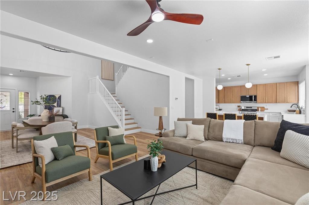 Property Photo: 9115 Weeping Hollow Avenue NV 89178