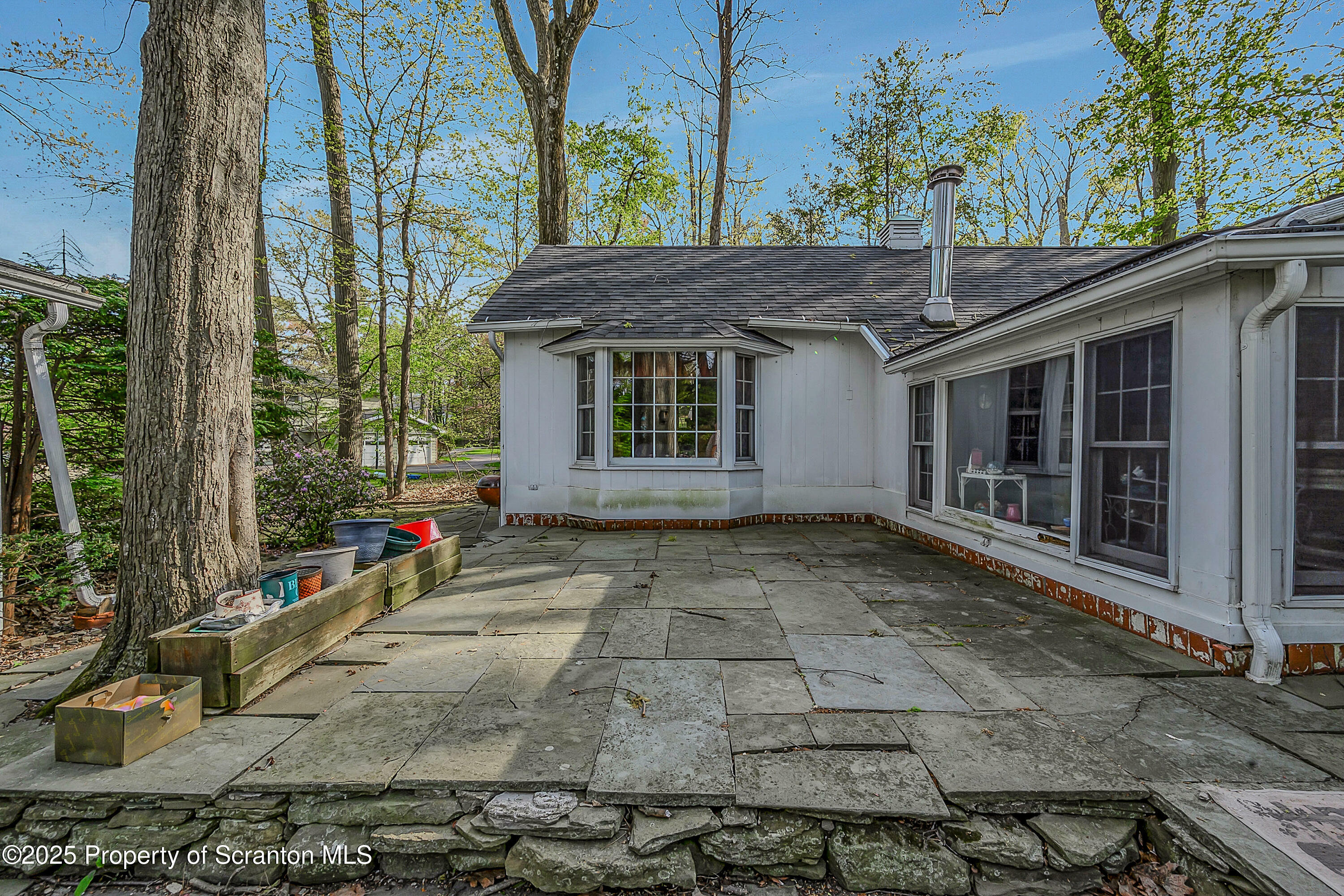 Property Photo: 529 Knapp Road PA 18411