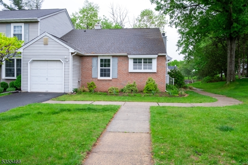 12 Arapaho Trl  Branchburg Twp. NJ 08876 photo