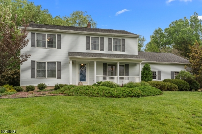 Property Photo:  4 Nathaniel Green Dr  NJ 08560 