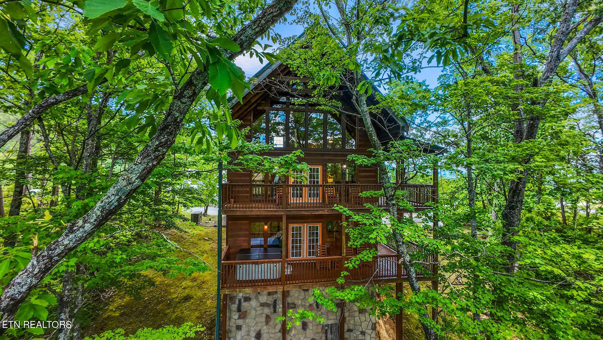 Property Photo: 3216 Emerald Springs Loop TN 37862