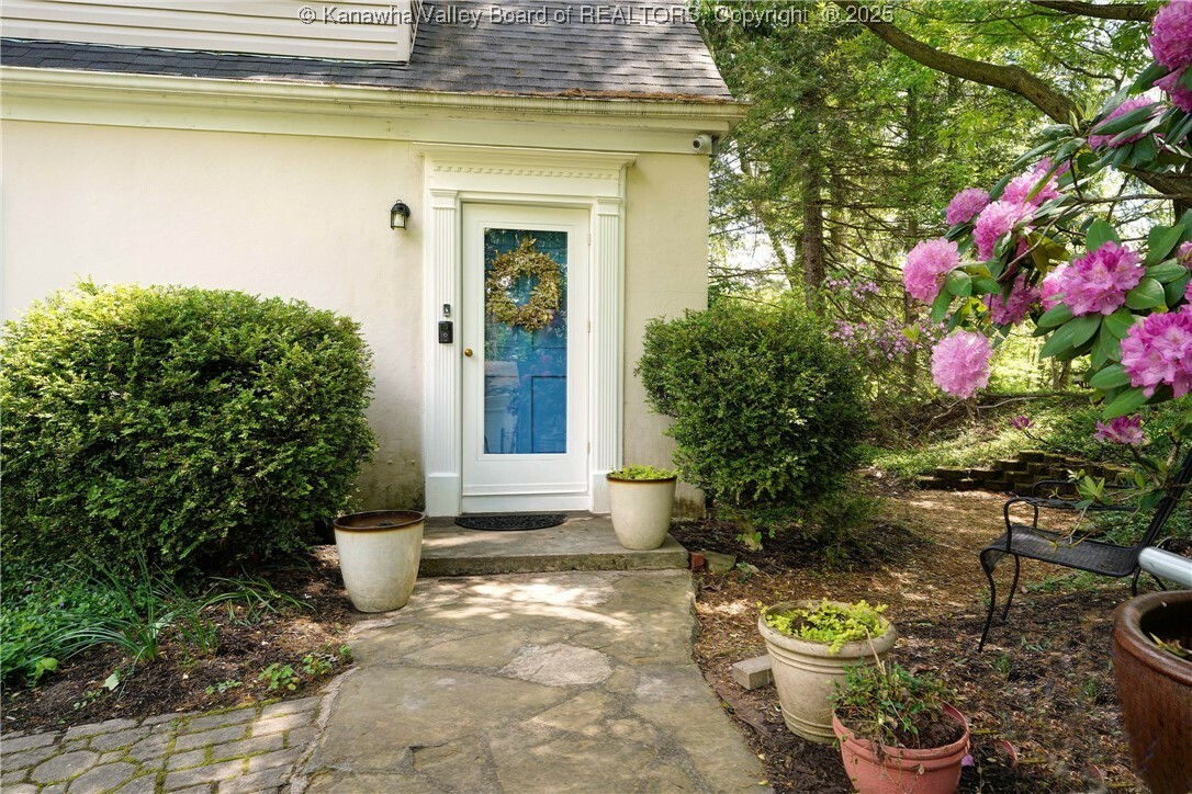 Property Photo: 1518 Dogwood Road WV 25314