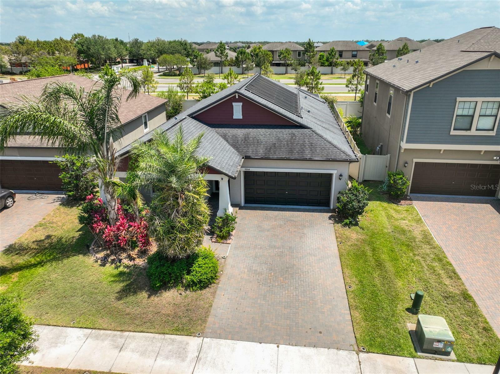 Property Photo: 9904 Victory Gallop Loop FL 33573