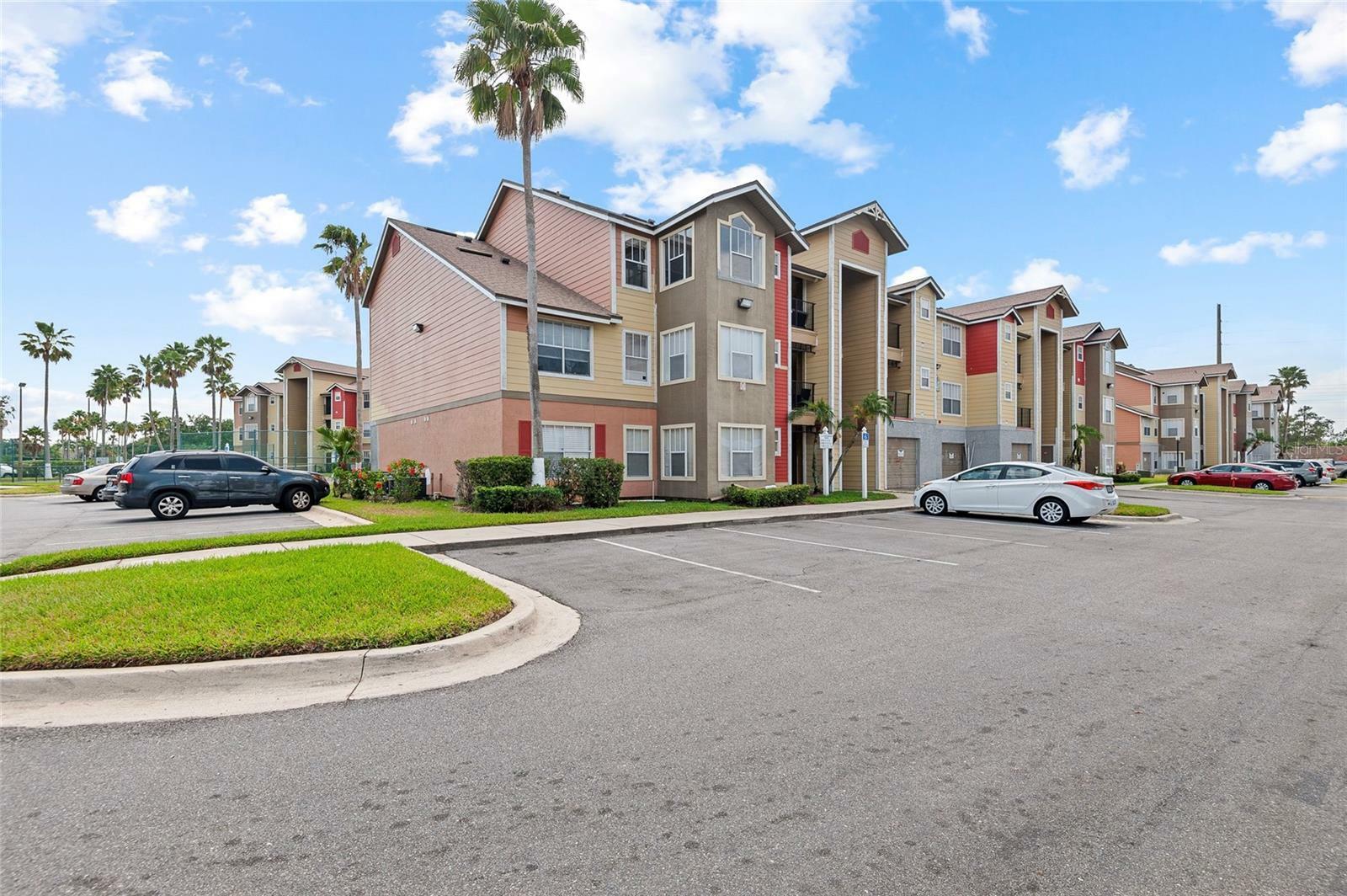 Property Photo:  2213 Grand Cayman Court 1138  FL 34741 