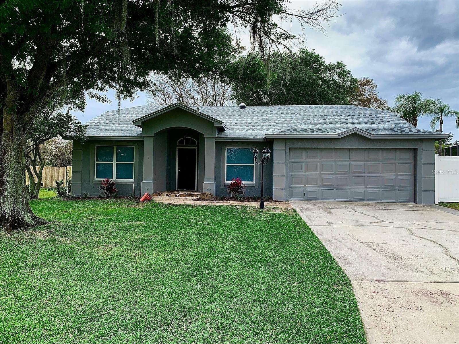 Property Photo: 676 Jessanda Circle FL 33813