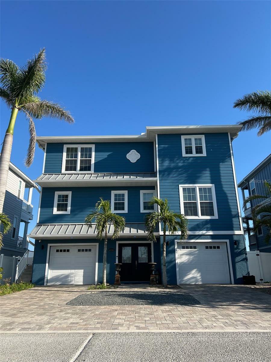 Property Photo: 460 137th Avenue Circle FL 33708