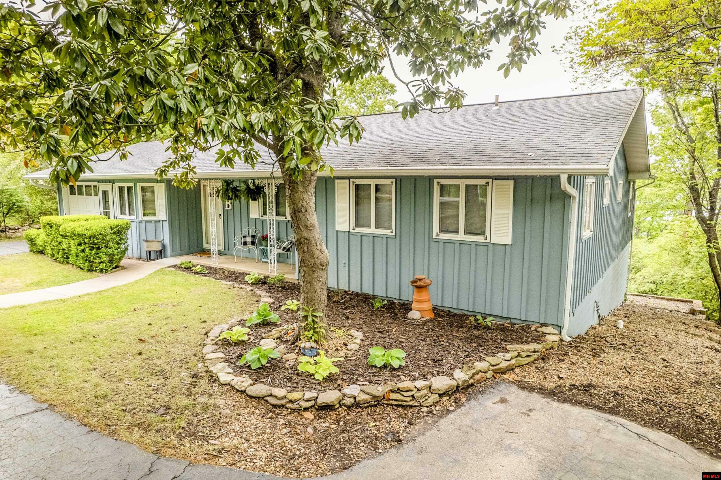 Property Photo: 592 Edgewood Bay Drive AR 72642