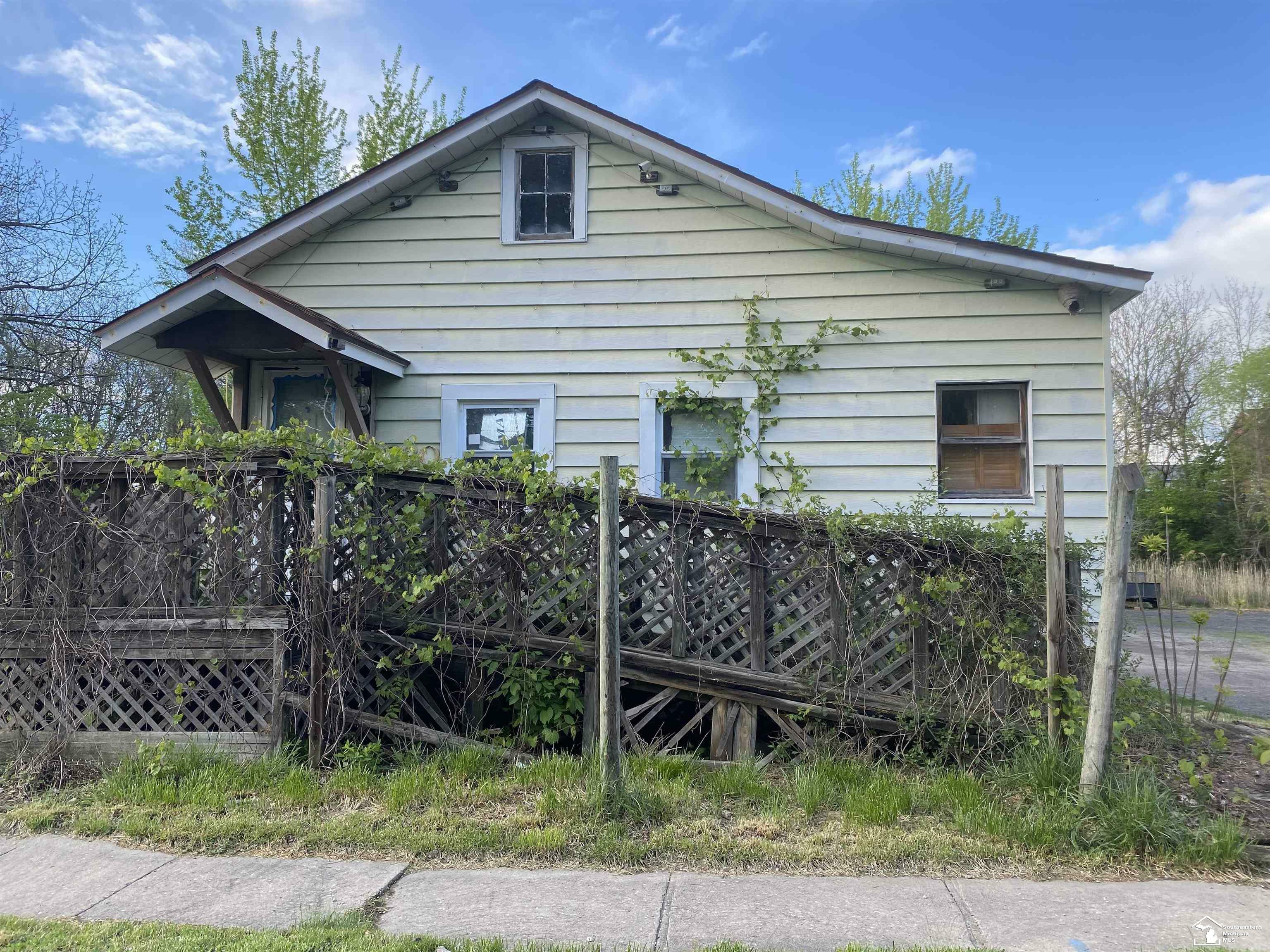 Property Photo:  330 Nelson Street  MI 49221 