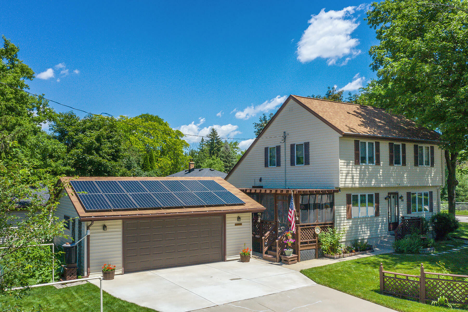 5751 S 42nd St  Greenfield WI 53221 photo