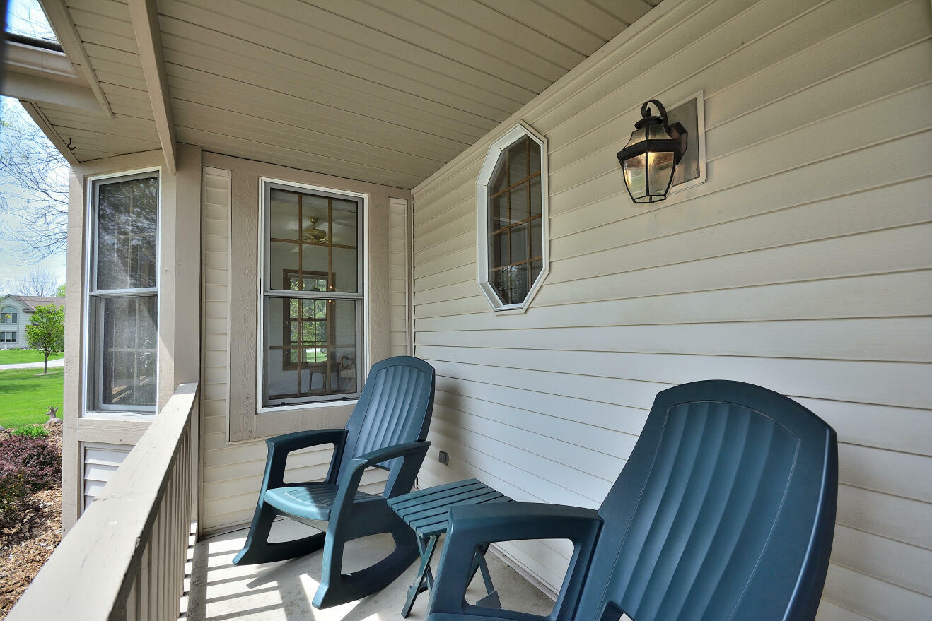 Property Photo: 13970 Tremont St WI 53005