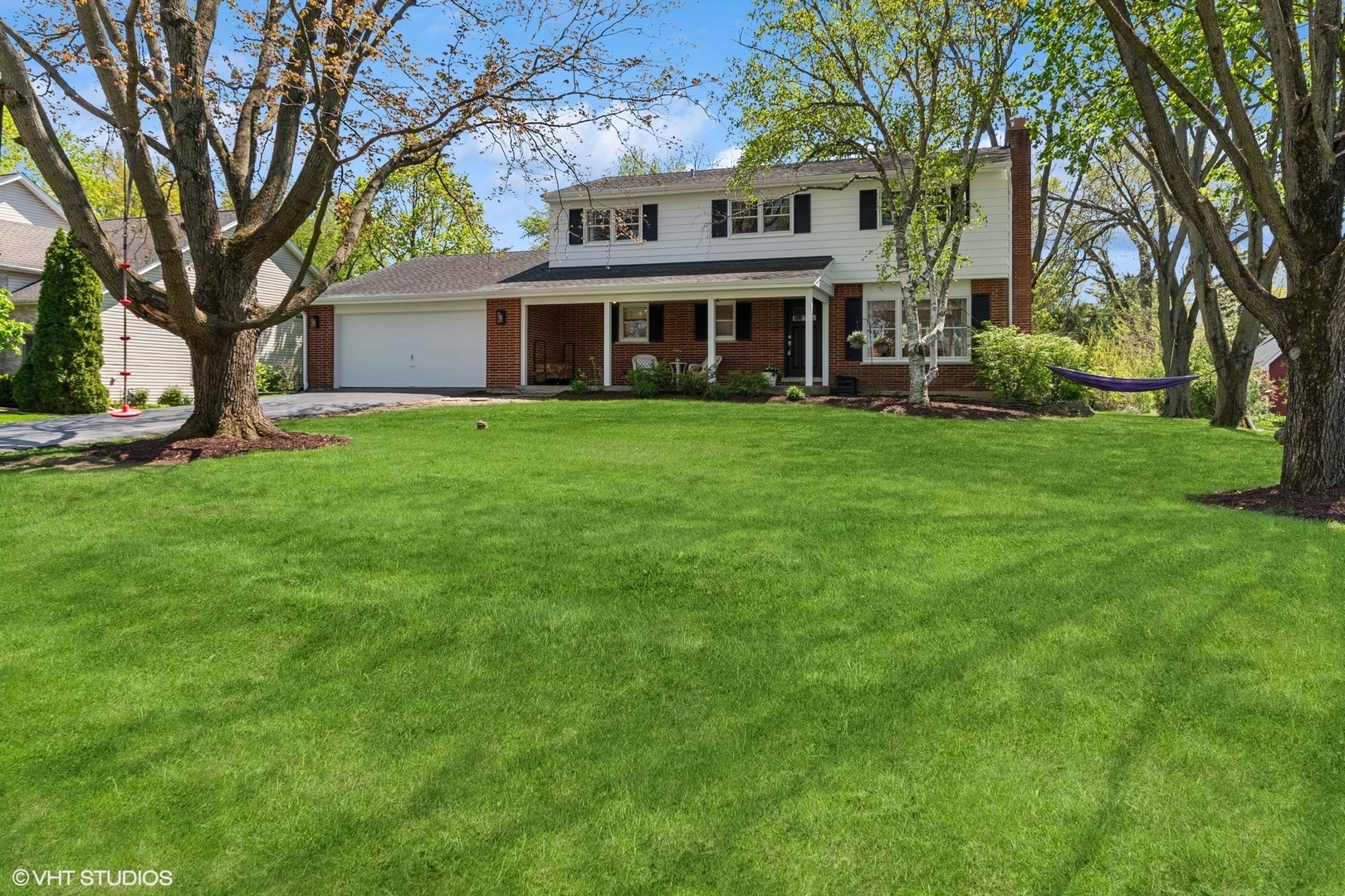 Property Photo: 27W733 Greenview Avenue IL 60555