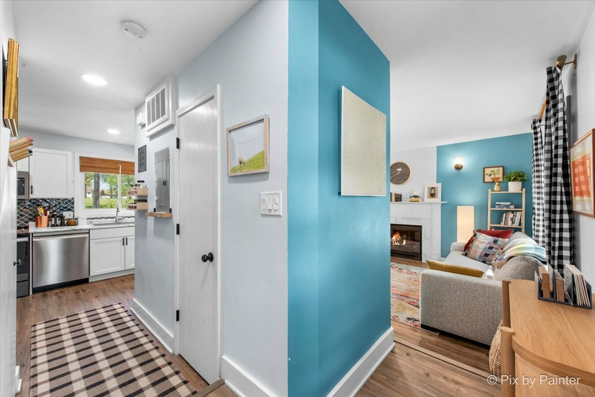 Property Photo: 2463 Red Bud Court IL 60502