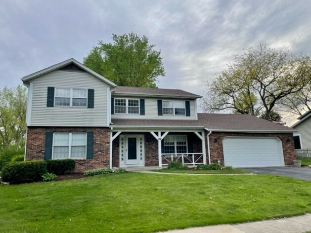 Property Photo: 22 Cedar Gate Circle IL 60554