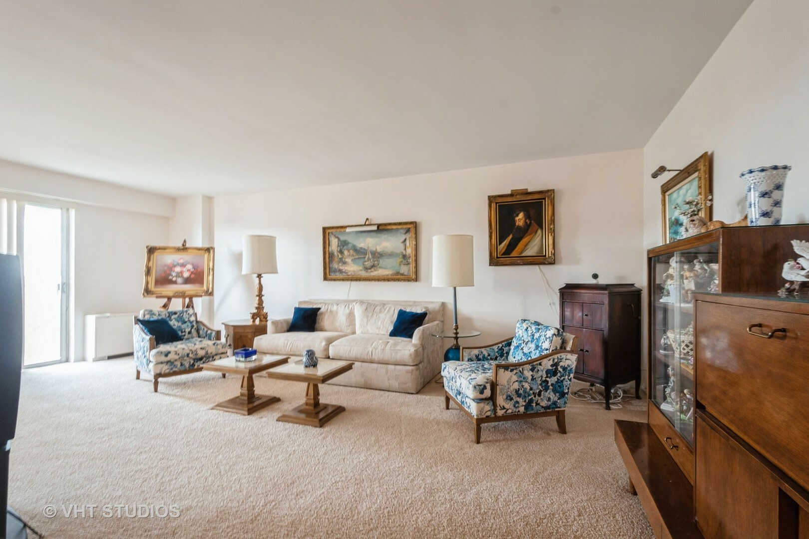 Property Photo: 7061 N Kedzie Avenue 1504 IL 60645