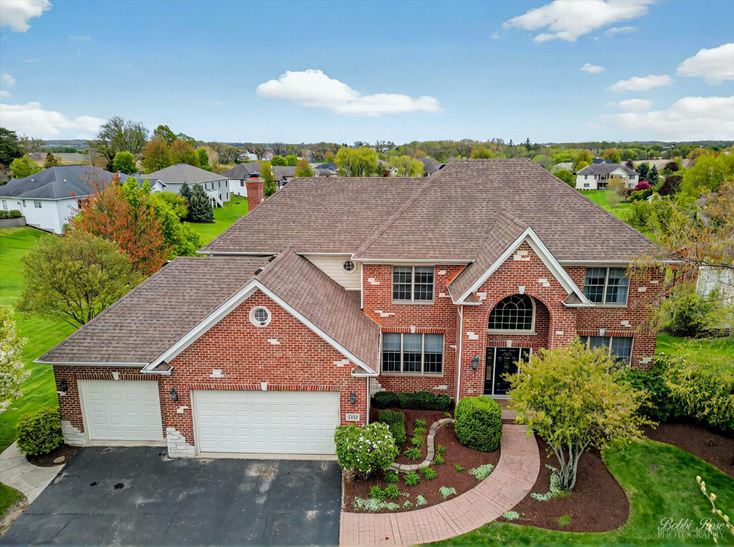 Property Photo: 1321 Oak Hill Lane IL 60140