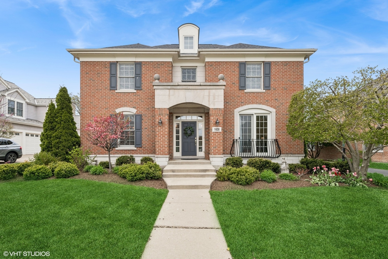 Property Photo: 1608 Saratoga Lane IL 60026