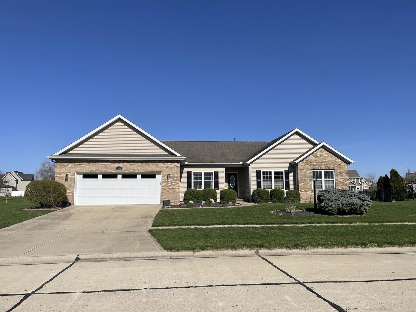 Property Photo: 1808 S Orchard Drive IL 61853