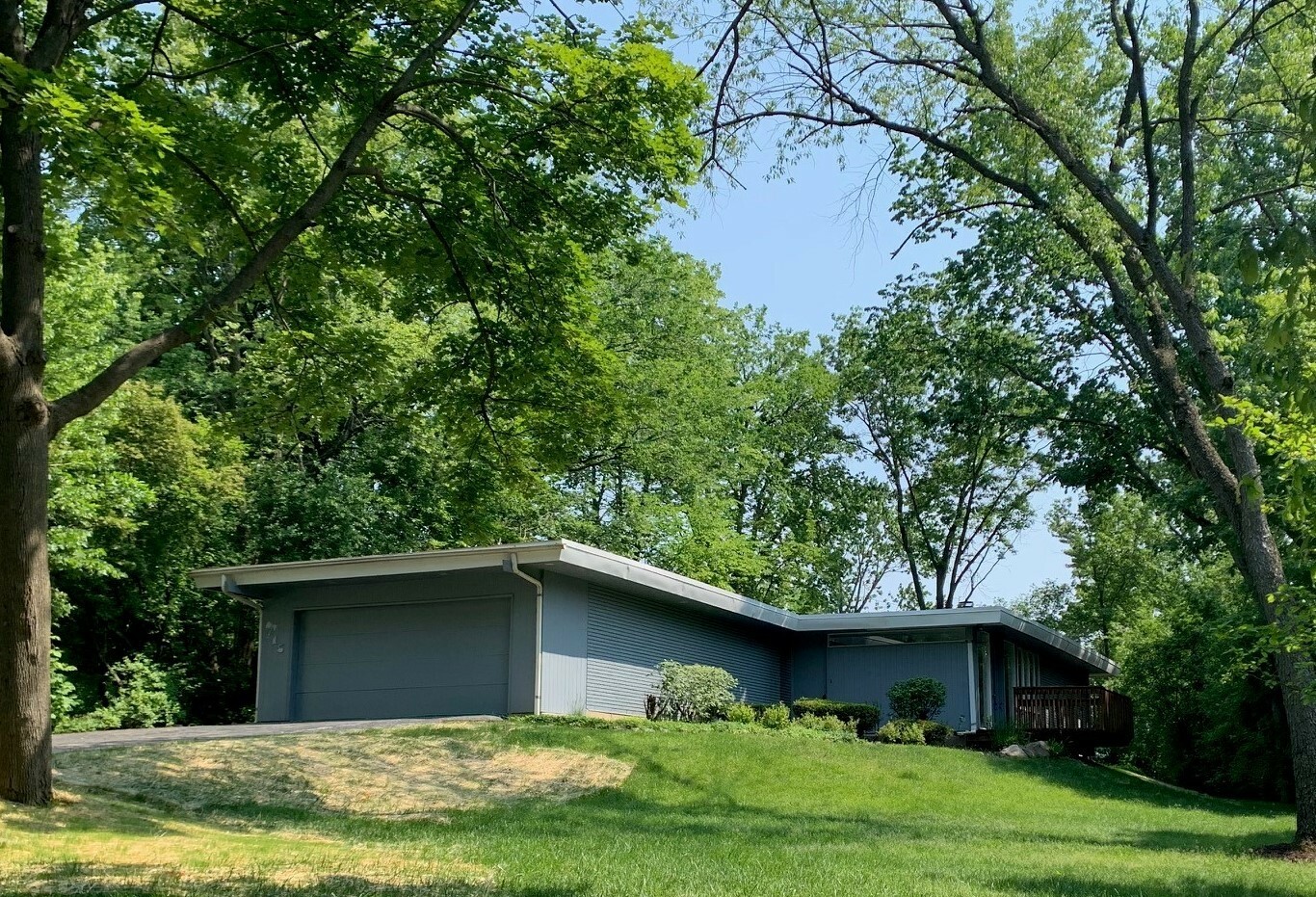 Property Photo: 715 Longwood Drive IL 60045