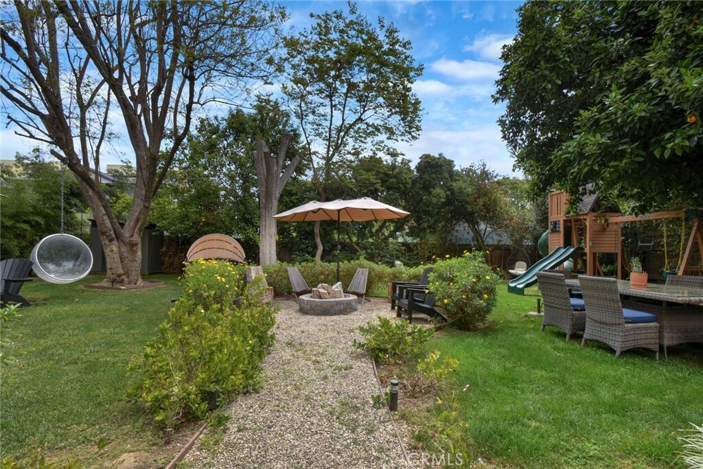 Property Photo: 5940 Matilija Avenue CA 91401