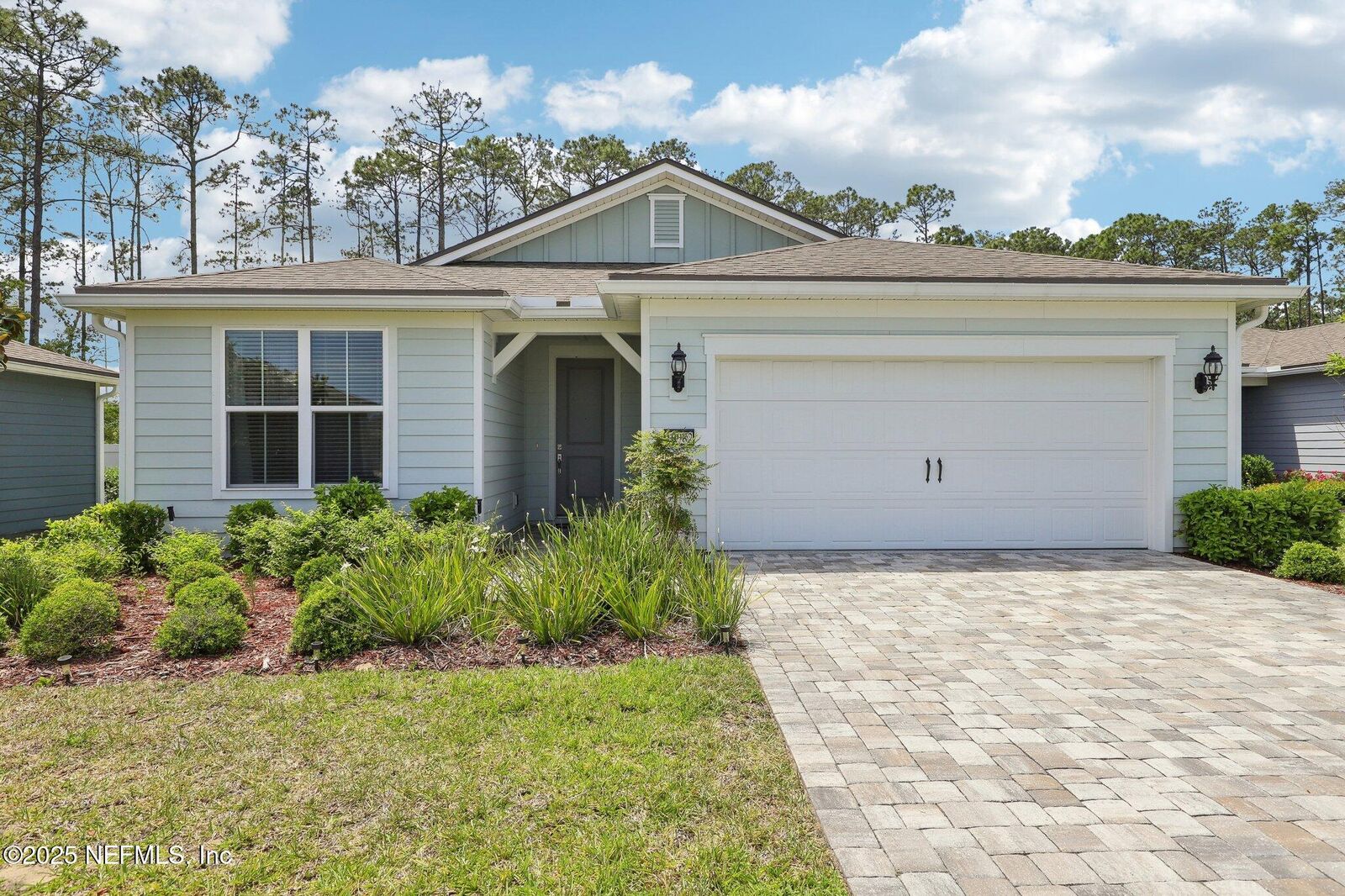 Property Photo: 10982 Town View Drive FL 32256