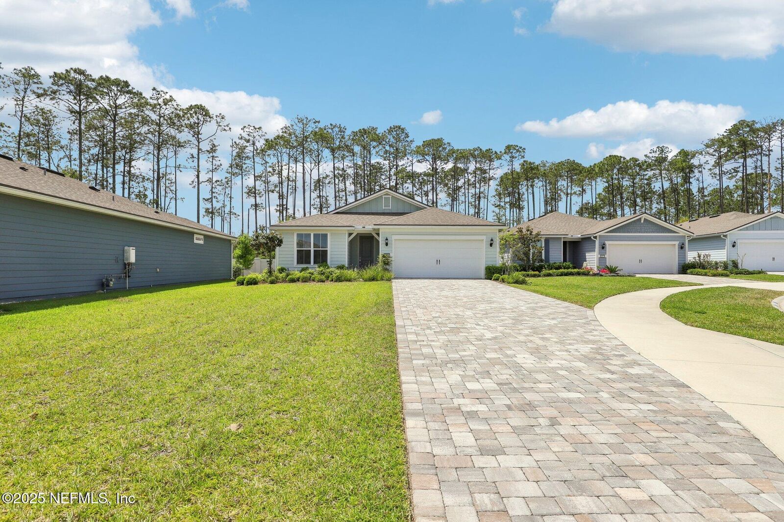 Property Photo: 10982 Town View Drive FL 32256