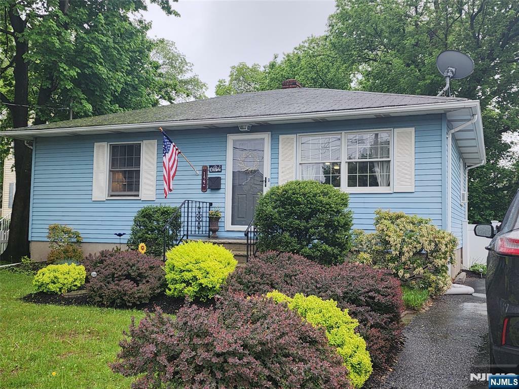 Property Photo: 122 Walnut Avenue NJ 07442