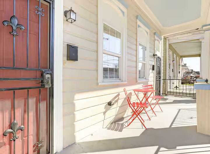 Property Photo: 2105 07 Arts Street LA 70117