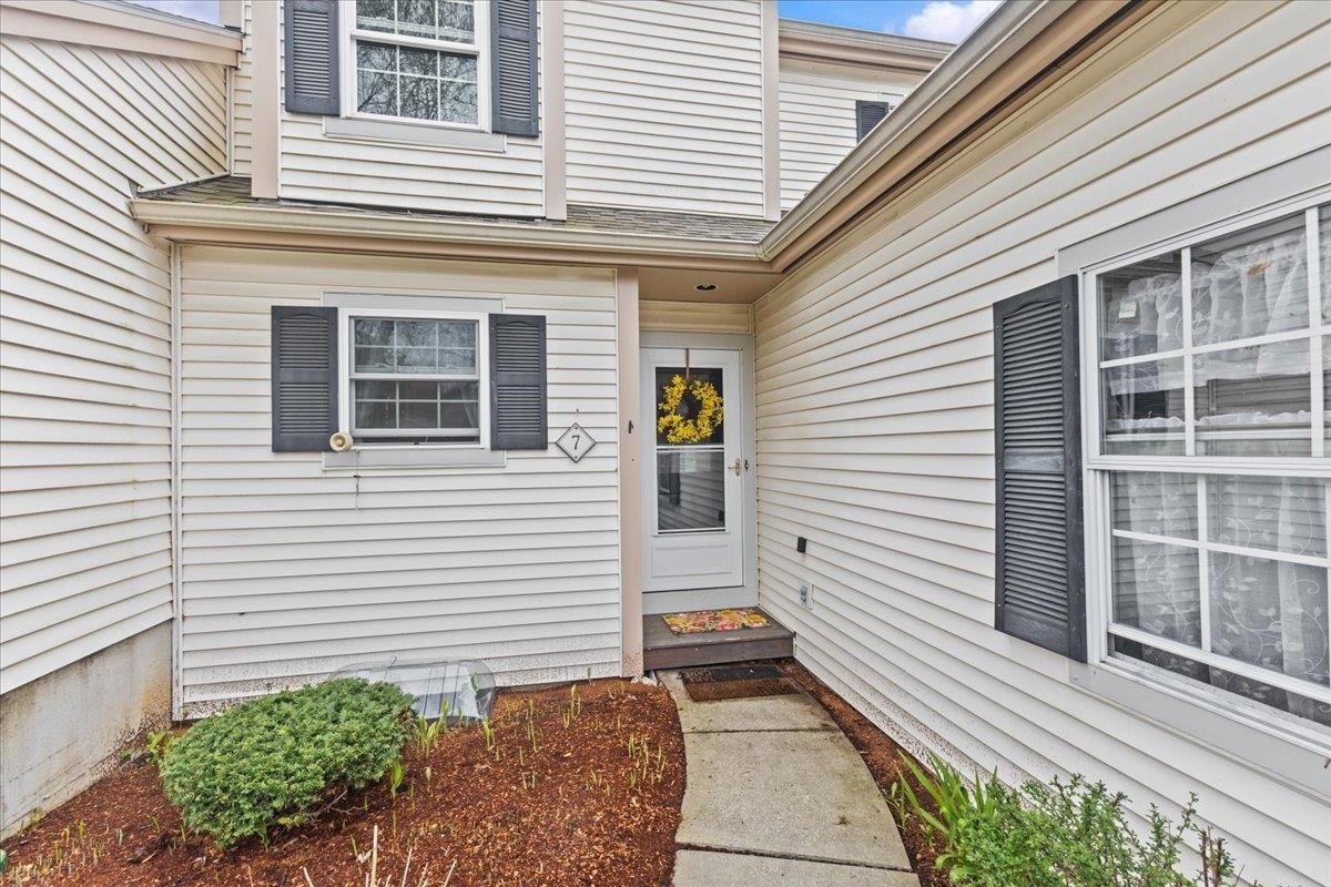 Property Photo: 7 Cardinal Lane VT 05452