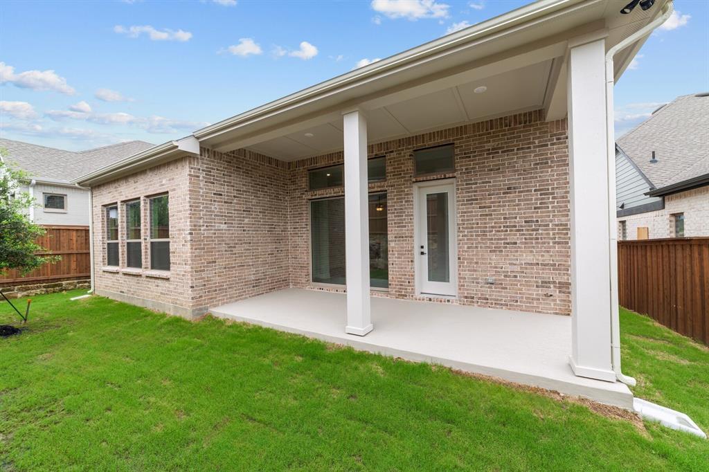 Property Photo:  606 Lundy Lane  TX 76063 