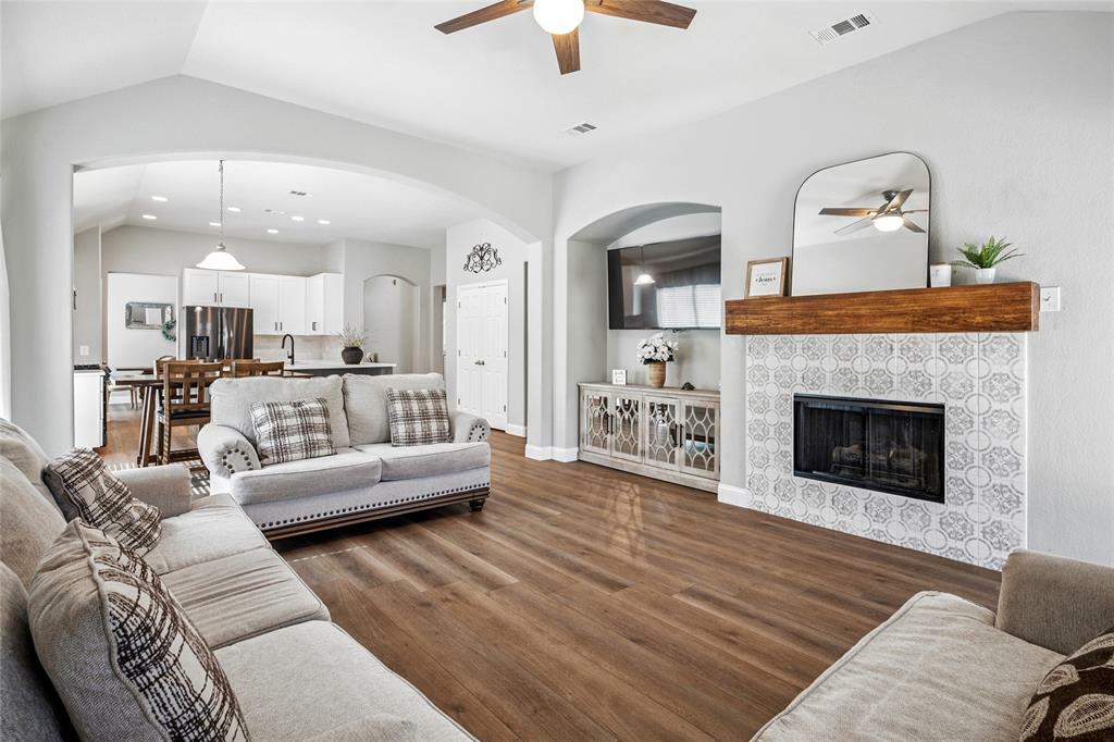 Property Photo: 2808 Cascade Cove Drive TX 75068