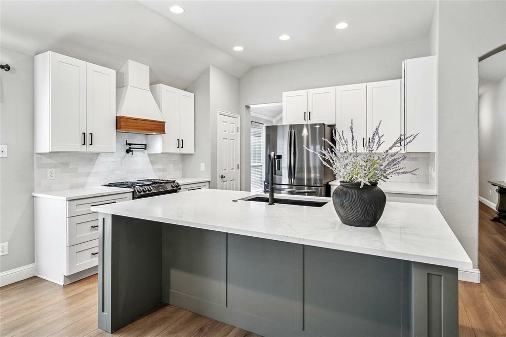 Property Photo:  2808 Cascade Cove Drive  TX 75068 