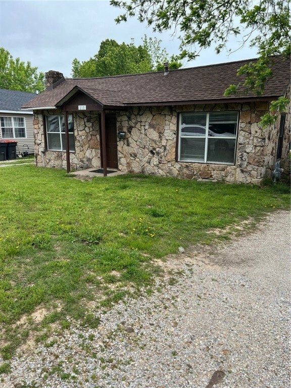 218 E Velma Avenue  Springdale AR 72764 photo