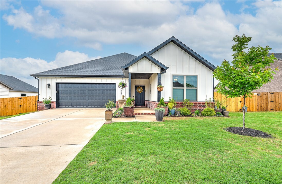 2227 Riggins Avenue  Pea Ridge AR 72751 photo