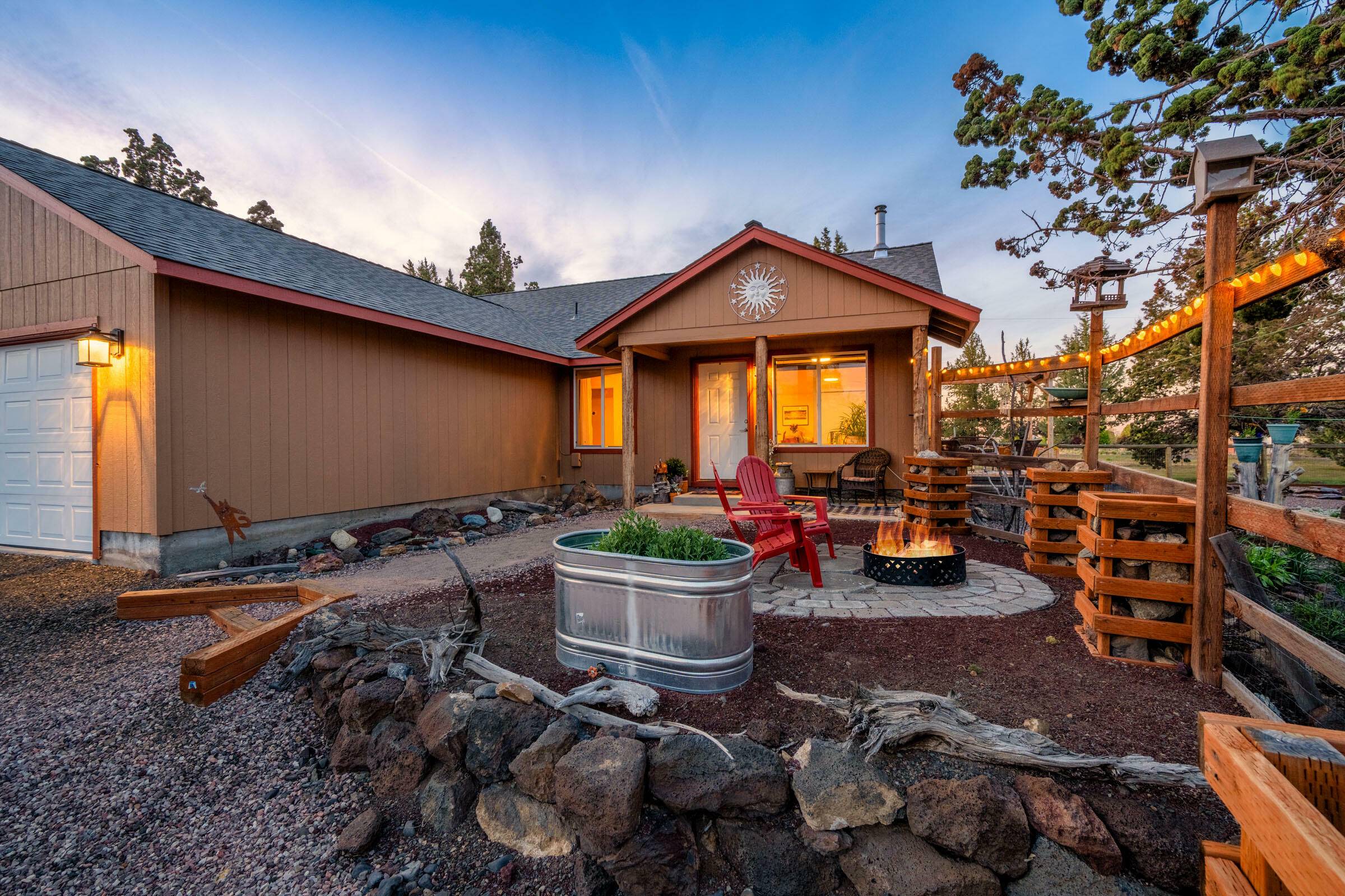 Property Photo: 13562 SW Peninsula Drive OR 97760