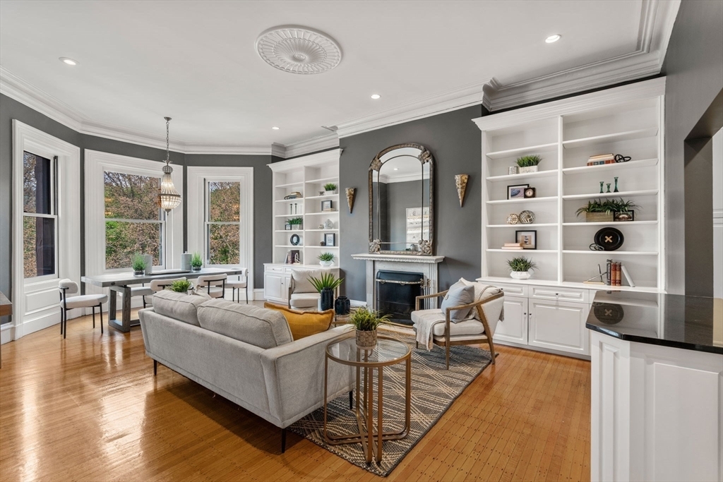 Property Photo: 148 Commonwealth Ave 301 MA 02116
