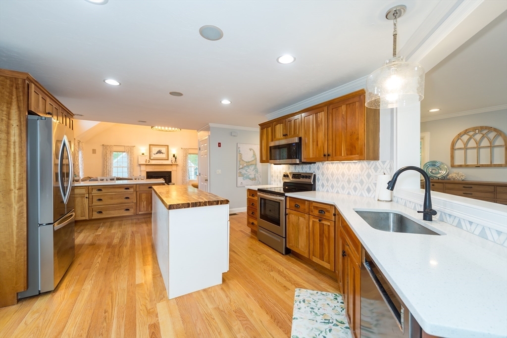 Property Photo: 5 Lake Boon Dr MA 01749