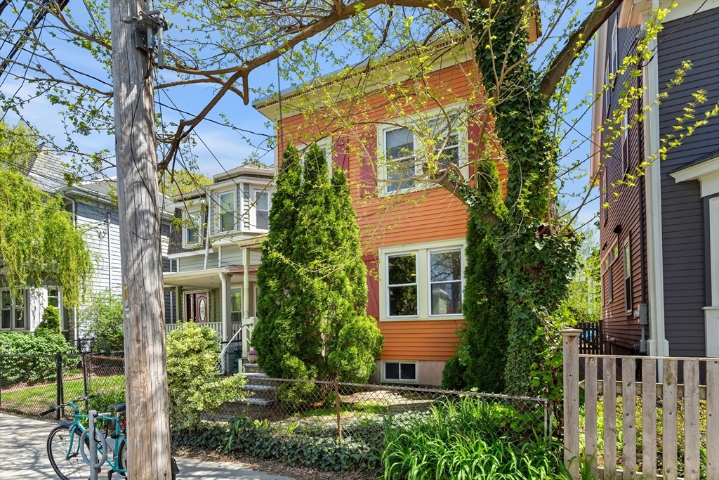 Property Photo: 350 Pearl St 1 MA 02139