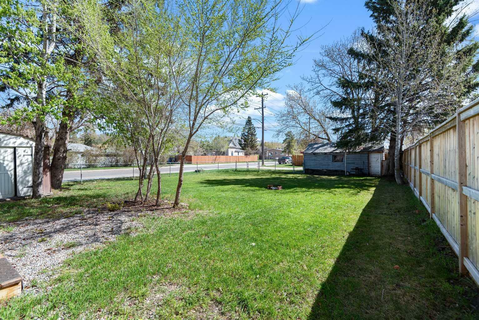 Property Photo: 5917 57 Avenue AB T4N 4S6