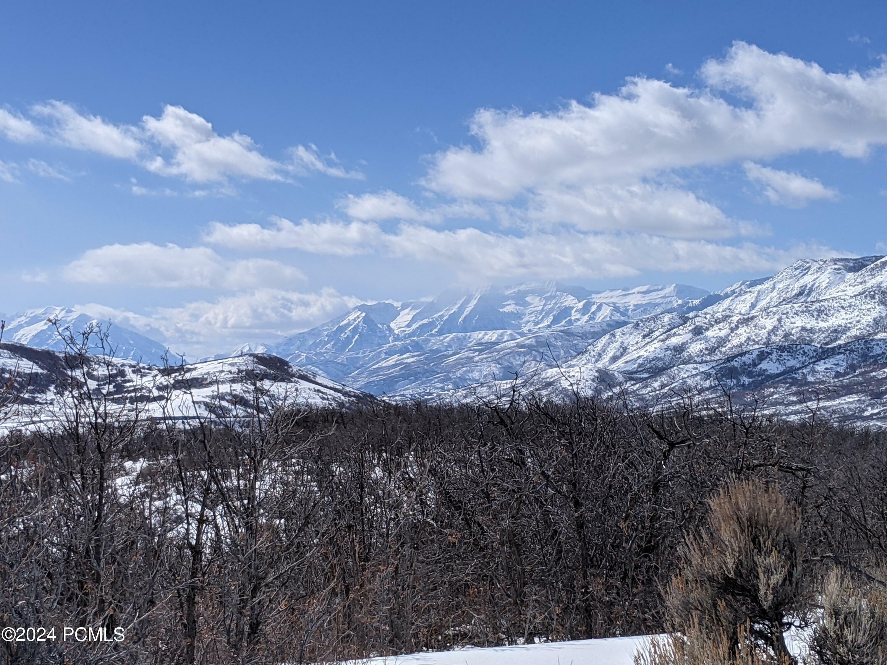 Property Photo: 1392 E Sunset View Court UT 84036