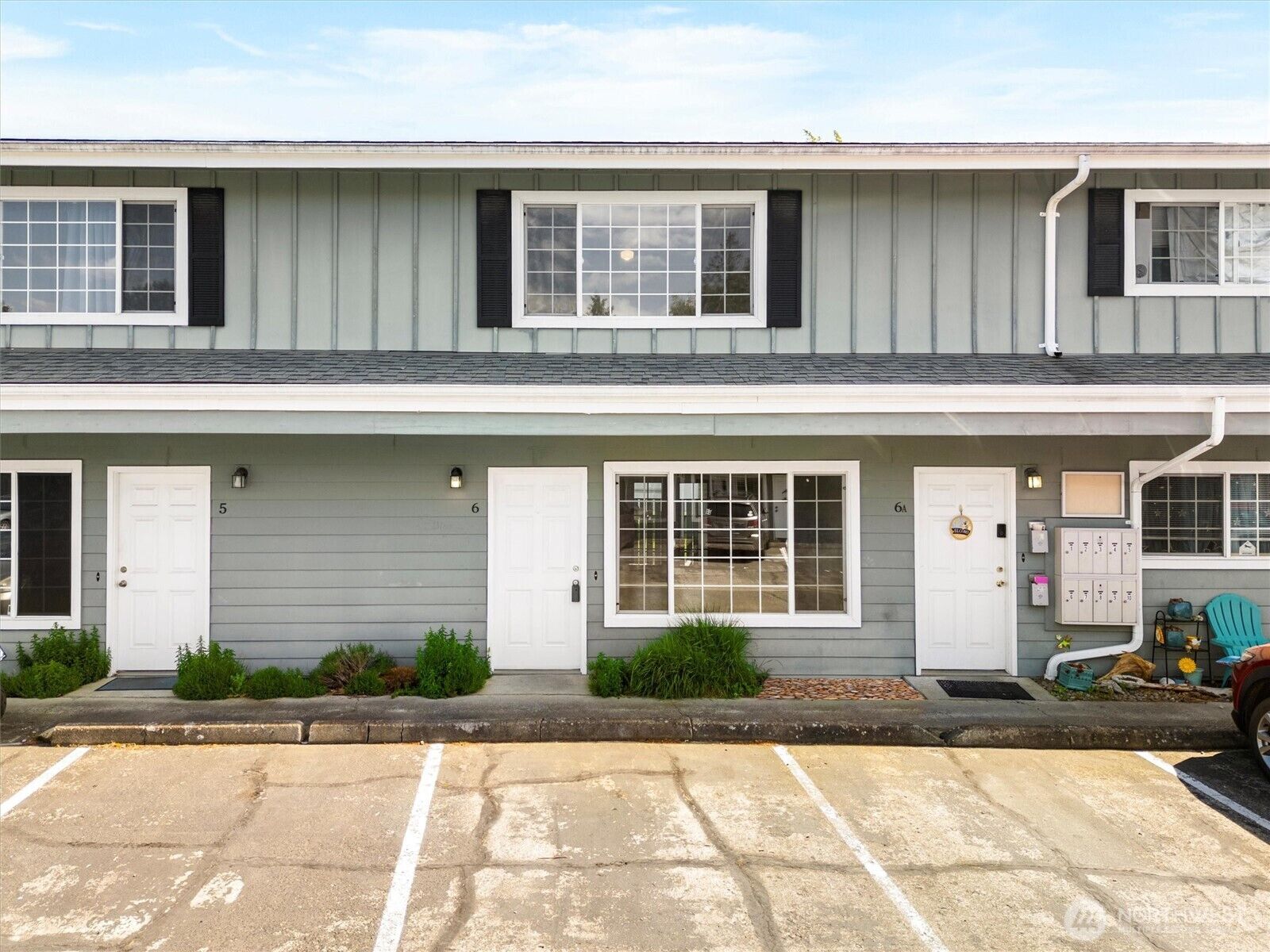 Property Photo: 3401 Redwood Avenue 6 WA 98225